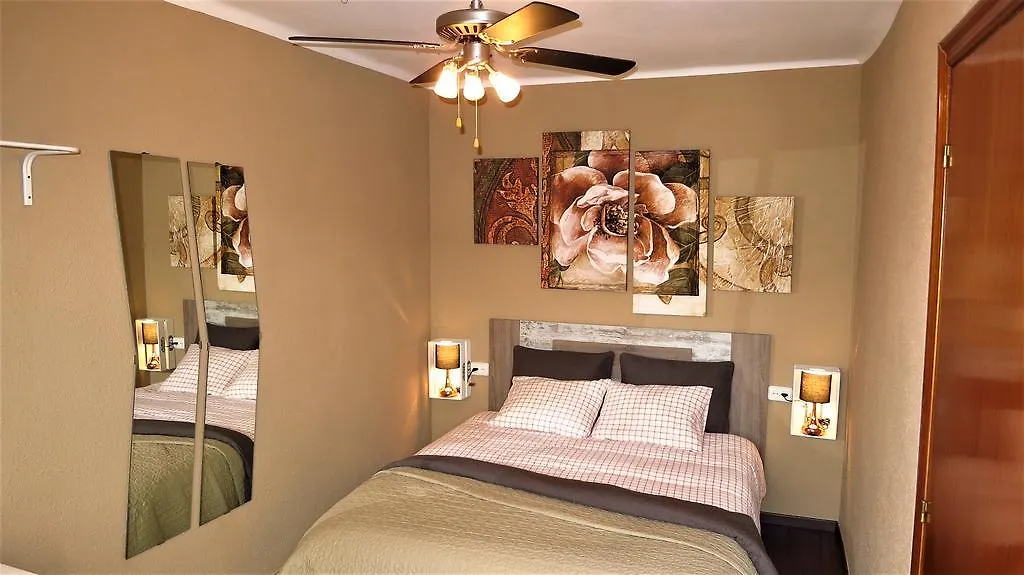 Claire Seaview & Beach-Apartment مونغات