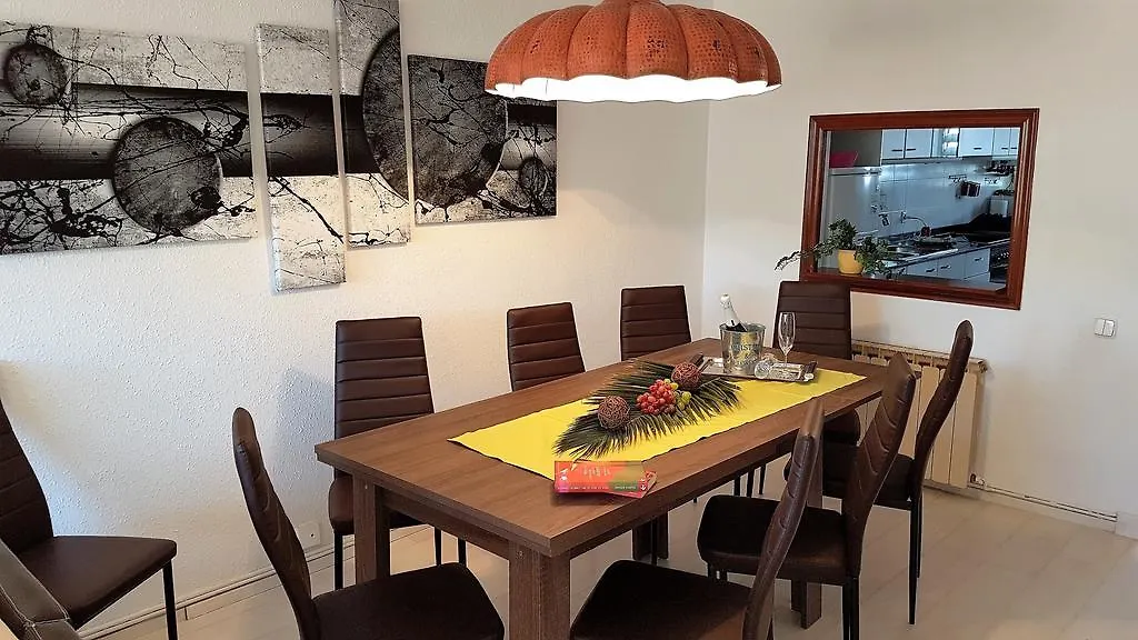 Claire Seaview & Beach-Apartment مونغات شقة