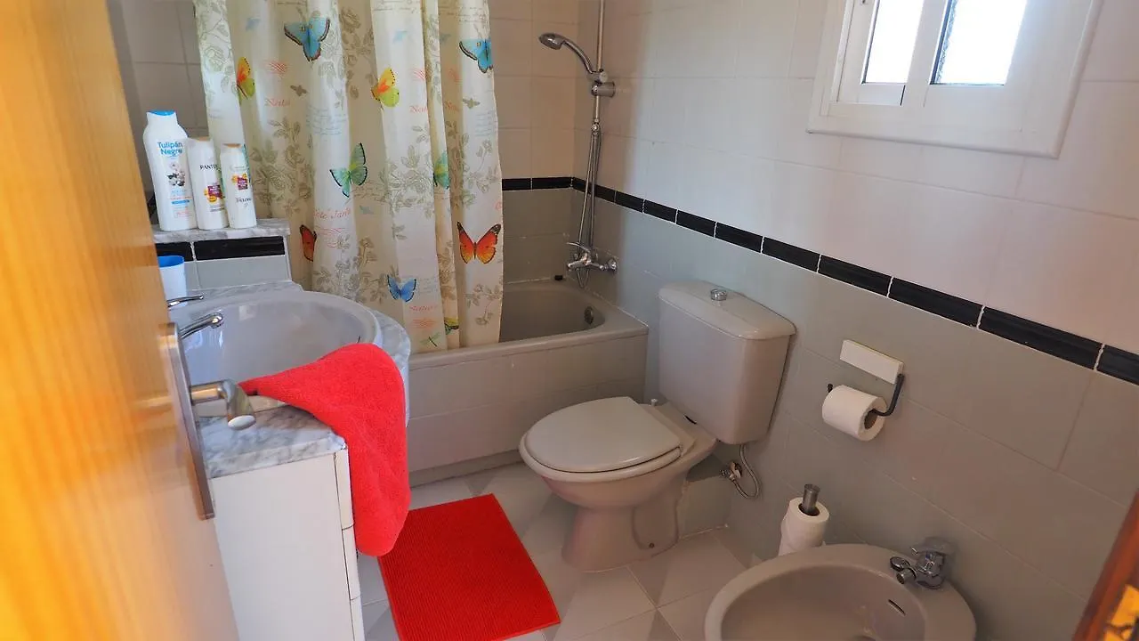 شقة Claire Seaview & Beach-Apartment مونغات