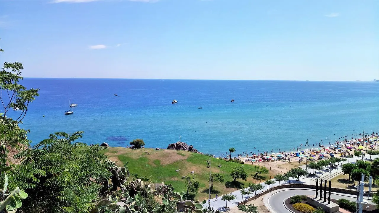 شقة Claire Seaview & Beach-Apartment مونغات